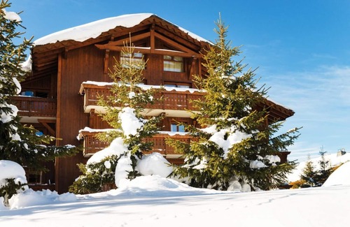 Les Saisies Apartment | 200m from ski slopes, fitness, swimming pool, balcony, tv, ski locker, 50m², Les Saisies