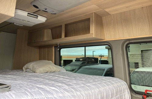 Kahului House | 2012 Mercedes-Benz Sprinter custom build/ California king size bed