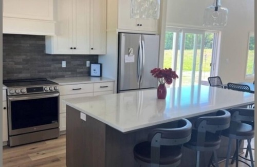 Fish Creek House | 2024 Highland Home - New BuildnIndoor Pickleball/Badminton/Basketball Court