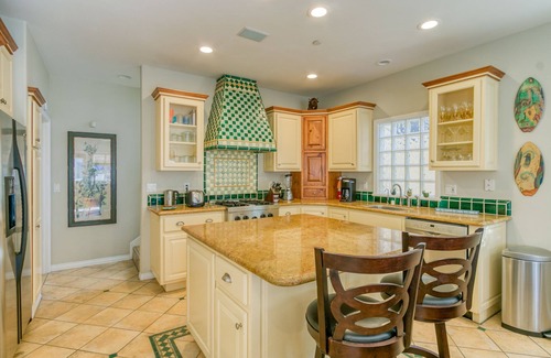 Avalon House | 203D: Beautiful Custom Built Home, 1 Block From The Beach/Shopping, A/C WIFI - 2