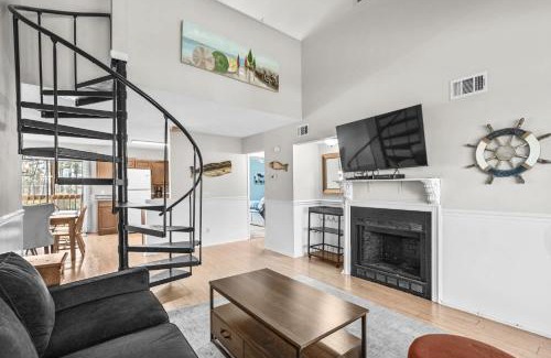 Surfside Beach House | 203D GBR Beautifully Remodeled 4 Bed 3 Bath in Surfside