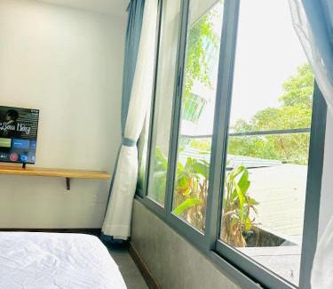 Ninh Kieu Apartment | 205MSNK Spacious Studio l Window & Kitchen