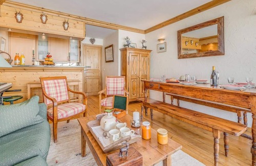 Tignes le Lac Apartment | 20m from resort center, 7th floor, view lake, balcony, tv, ski locker, 55m², Tignes