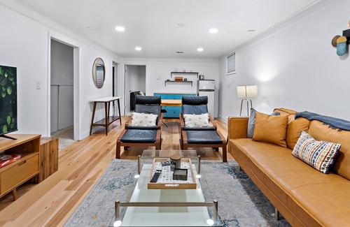 Highlands House | 20mins to Denver, Boulder, Red Rocks, 6 Person Hot Tub & Fire Pit, Fireplace