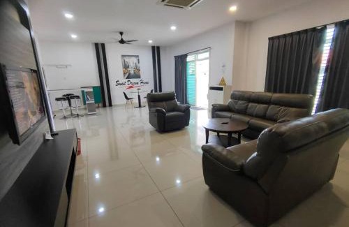 Taman Sejati Apartment | 20Pax 3-Storey SemiD 5Room&5Bathroom Sweet Dream Home Sitiawan