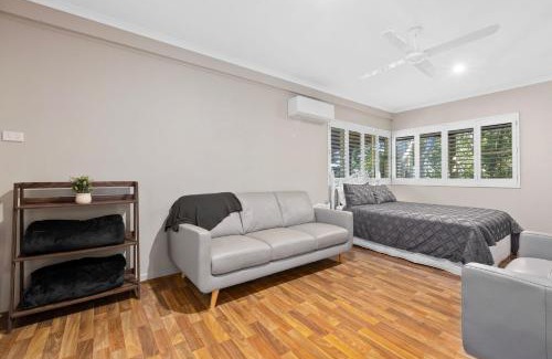 Rainbow Beach House | 21 Cooloola Drive - Rainbow Beach. Aircon. Wifi