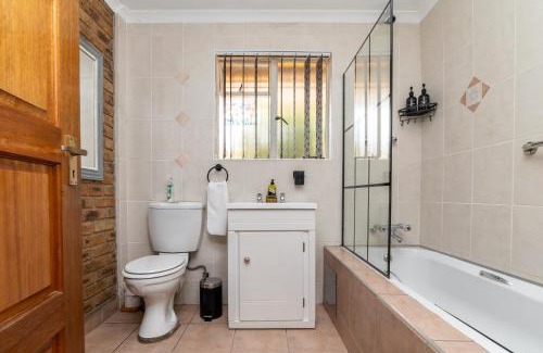 Kempton Park Apartment | 210 Guest