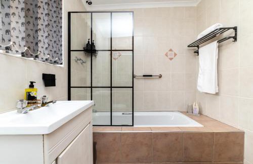 Kempton Park Apartment | 210 Guest