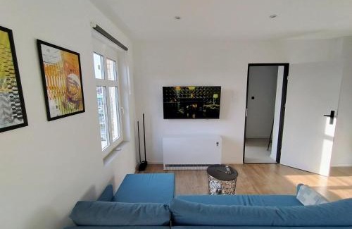 Chorzow Batory Apartment | #22, Free parking, Self check-in, Perfect location for Katowice, Chorzow, and DTS, 3rd floor - no elevator