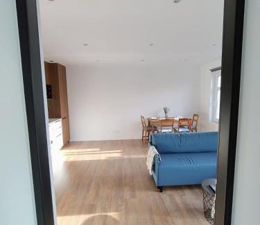 Chorzow Batory Apartment | #22, Free parking, Self check-in, Perfect location for Katowice, Chorzow, and DTS, 3rd floor - no elevator