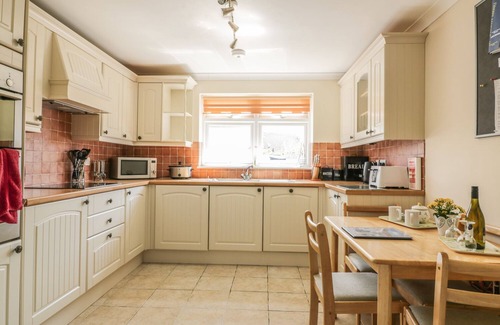 Mullion House | 22 TREMBEL ROAD, family friendly, with a garden in Mullion