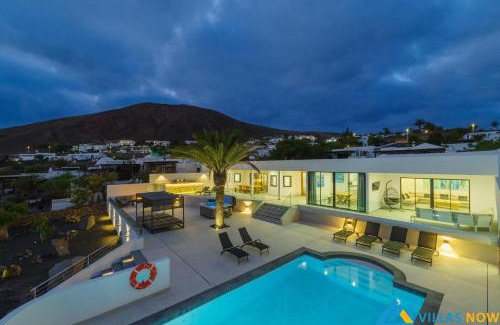 Playa Blanca Villa | 236 - Casa Yasmine by Villas Now Ltd