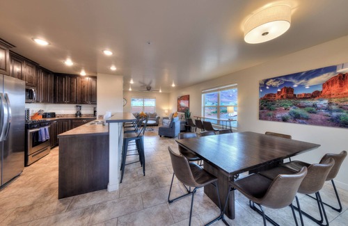 Moab South Valley House | 23A1 Two King Suites, Views, Shared Pool & Hot Tub