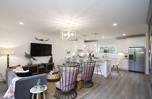 East Nashville House | 🥳​🎉24 Beds. Large CELEBRATION Home. 5 Points Section. Close to the Heart of T