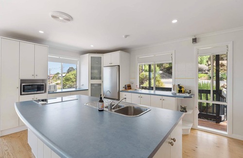 Encounter Bay House | 24 Laurie Ave Encounter Bay