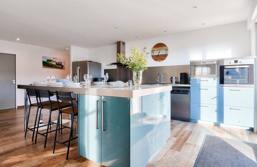 La Gueriniere Ski Chalet | 240m from beaches - House with garden for 12