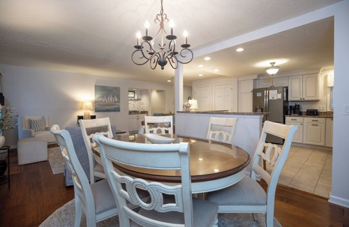 Shipyard Plantation Villa | 246 Evian Villas: Beautiful 2 Bedroom, Free Bikes, Pool, Tennis, Pet Friendly