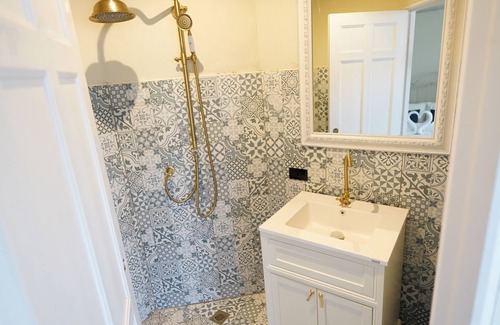 Talat Noi Hotel | 2499 Heritage Chinatown Bangkok Hotel By RoomQuest