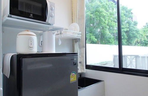 Lat Krabang House | 24hr Cozy stay BKK Near Airport and Mall Train to Town Room LatKrabang