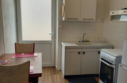 Neris-les-Bains Apartment | 24M2 F1 APARTMENT on independent ground floor in quiet street