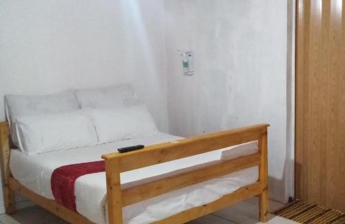 Pinetown Cabin | 25 Jacaranda Lodge & Backpackers