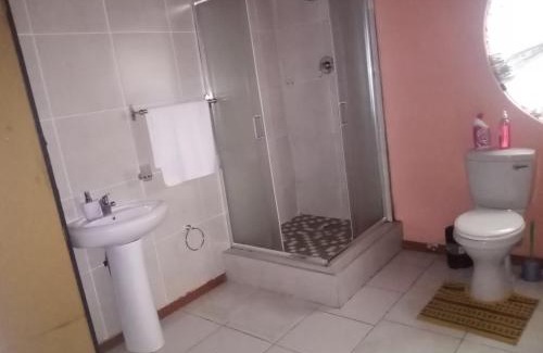 Pinetown Cabin | 25 Jacaranda Lodge & Backpackers