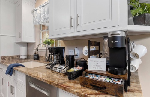 Whiteside Cabin | 25% Off - Cozy River Retreat - Hot Tub ~ Family Fun ~ Fire Pit