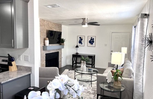 Irving Apartment | 25% OFF I65 - 1BD Condo, Pool, HWY 161/183, DFW South - Irving
