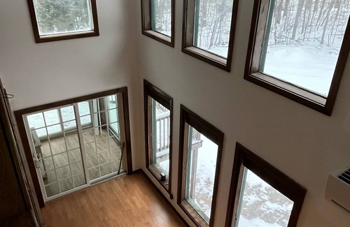 Rochester House | 250ft sandy lakefront oasis - 3BR/2BA