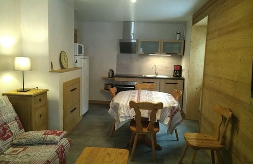 Areches Apartment | 250m from ski lifts, Ground floor, parking, tv, ski locker, 50m², Arêches-Beaufort
