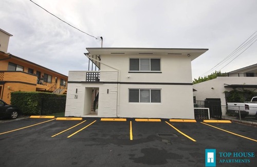 Flagami Apartment | 251 Airport/Top House Apartment 4