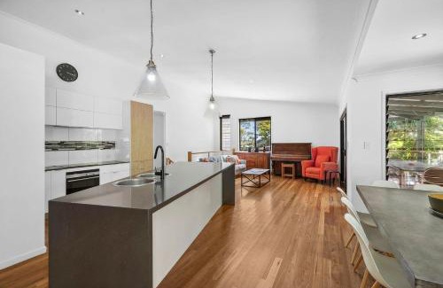 Peregian Beach House | 252 David Low Way