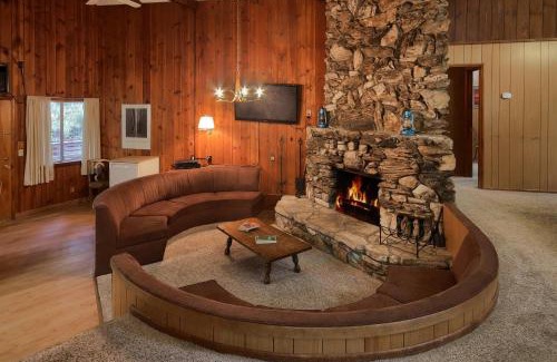 North Wawona Ski Chalet | 25A Villarreal Retreat