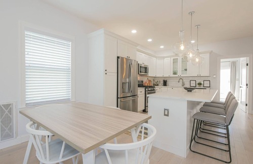 Ventnor City House | 26 N Washington Ave S