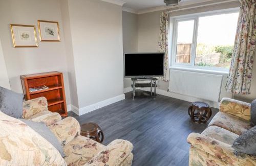 Irstead House | 27 Whitegates