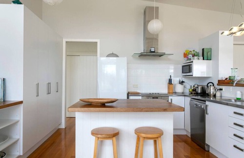 Waipahihi House | 270 Degrees - Modern Home with great views