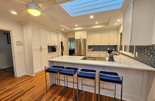 Heritage Woods House | 28 Battery Road ~ Pet Friendly | Short Walk to the Beach | Fenced Yard!