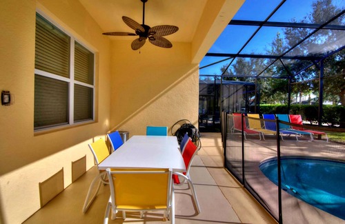 Loughman House | 28 Bedrooms Global Hollywood Bowling Villas sleep 70