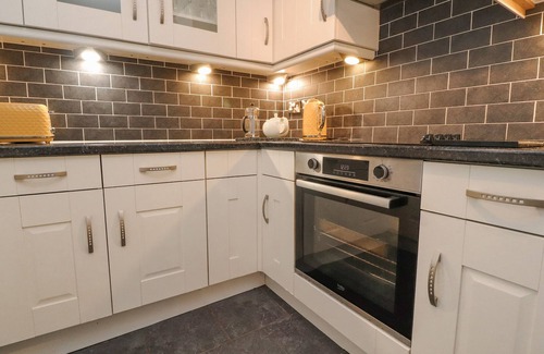 Skipton House | 28 DEVONSHIRE STREET, family friendly, with a garden in Skipton