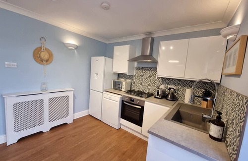 Staines House | 28 ExcellentStays - Heathrow - 5 Bedroom House