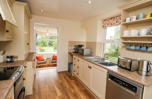 Silverdale Cottage | 28 ROCK VILLAS, pet friendly, with open fire in Silverdale