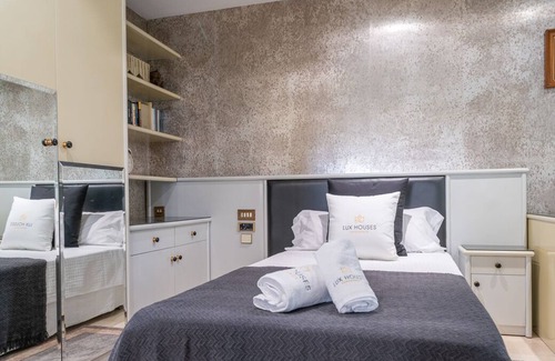 Malgrat de Mar Apartment | 280 M2 HOUSE WITH SWIMMING POOL, TENNIS COURT AND LARGE PLAYGROUND FOR CHILDREN