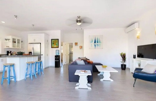 El Pescadero Condo | 2A, Cerritos, brand new condo steps from the ocean