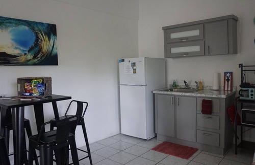 Maleza Baja House | 2B - Breezy 1bdrm by Crashboat beach, sleeps 3