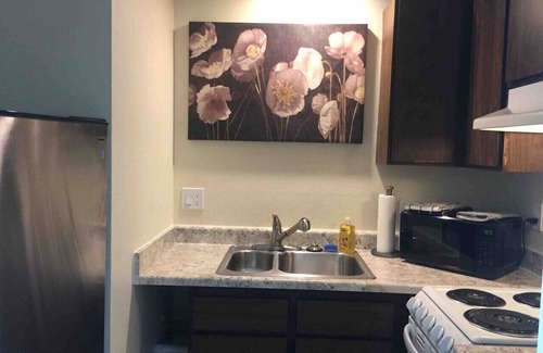 Eugene Apartment | 2B- Darling studio near U of O and Downtown