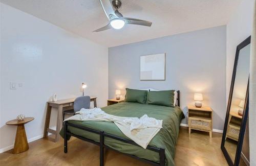 Bouldin Apartment | 2B Getaway - Sleeps 6 - Pool, Pkg - Walk Dtwn