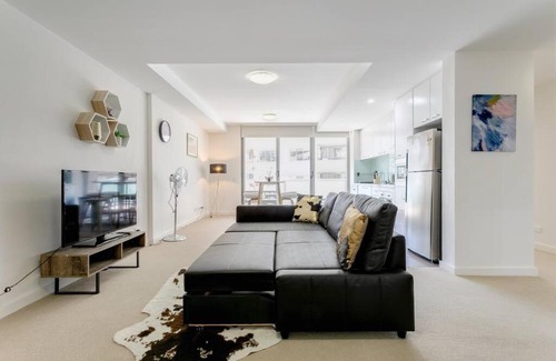 Turramurra Apartment | 2Bd 2Bath Modern Apt Turramurra