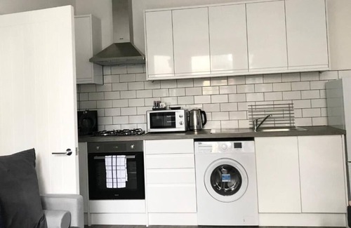 Brighton City Centre Apartment | 2bed and 2 bath Aparment