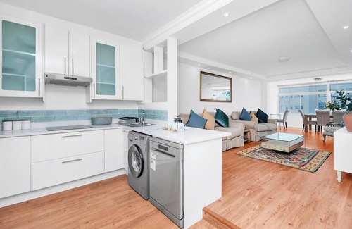 Mouille Point Apartment | 2bed Central Apartment in Cape Town Atlantic Point