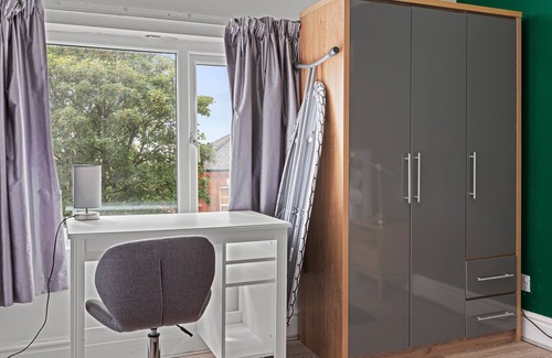 Withington Apartment | 2Bed Luxury Apartment in Manchester nClose to Airport
